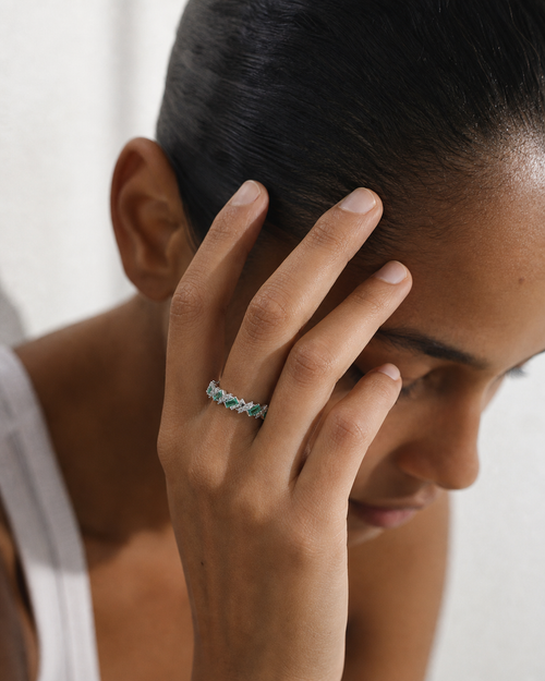 Chevron Green Lab-Grown High Carbon Diamond Ring - lifestyle shot